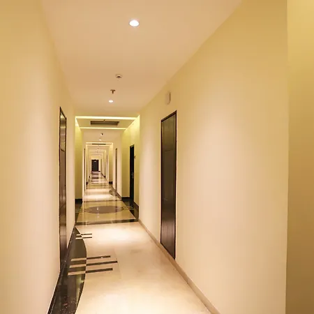 Oyo 9771 Hotel Glitz Westend Inn